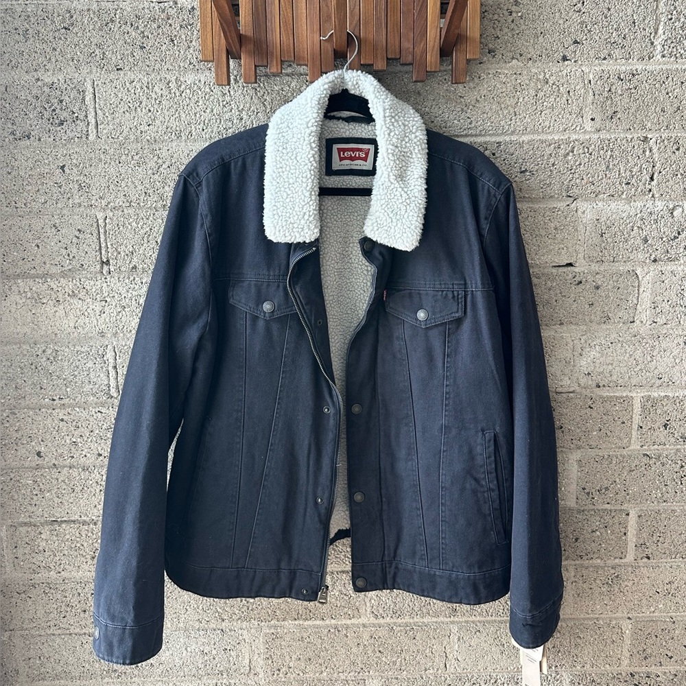Levi's Men's Dark Gray Jacket with White Sherpa Collar